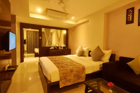 Hotel G-Square - Shirdi Отели рядом с достопримечательностью «Bahia el Aguila»