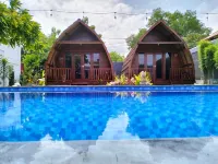 Pavilla Labuan Bajo - مسبح