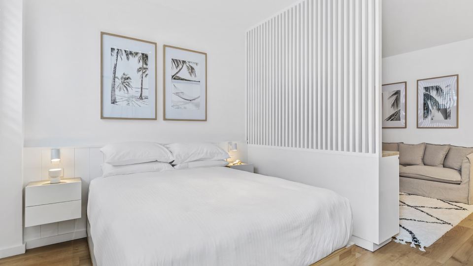 Studio3: Chic Bondi Abode with Pool & A/C