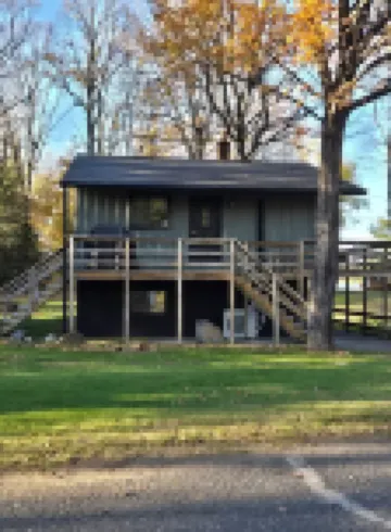 Four Seasons Lake House Between Marquette and Houghton: Paradise on Petticoat!