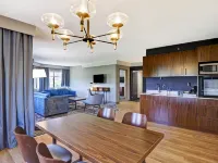 Four Points by Sheraton St. Catharines Niagara Suites Hotels in Thorold