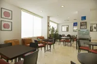 One Toluca Aeropuerto - พร้อมอาหารเช้า