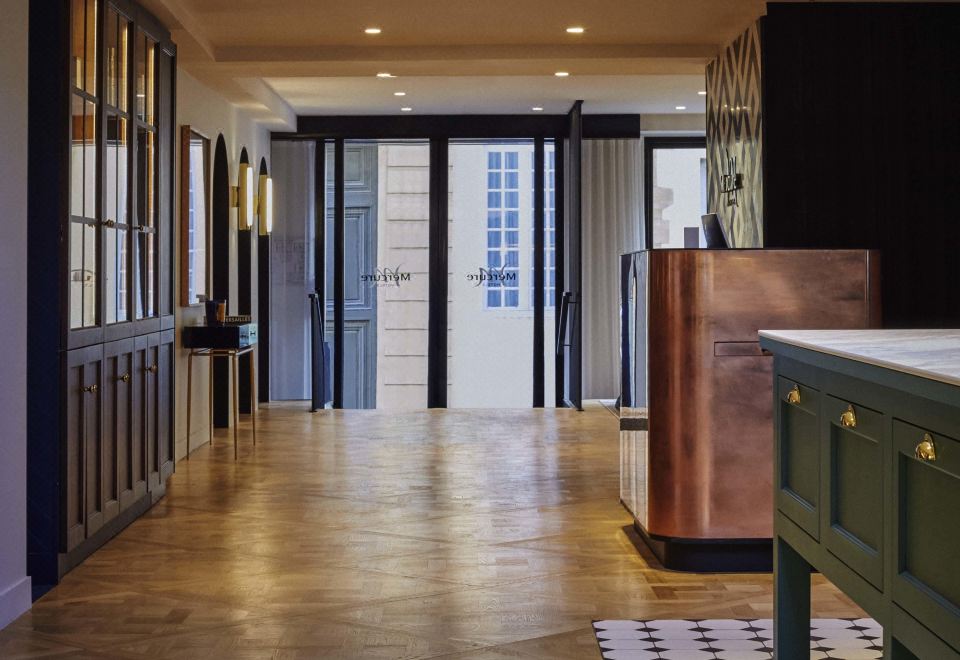 Mercure Versailles Chateau HotelOver view