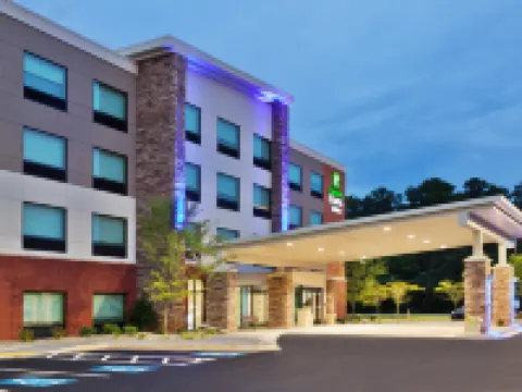 Holiday Inn Express & Suites FAYETTEVILLE by IHG Hotels in Fayette County