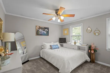 Spacious 5-bedroom house in fabulous Evans with AC, community pool, fitness area