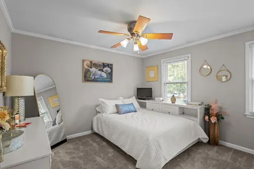 Spacious 5-bedroom house in fabulous Evans with AC, community pool, fitness area