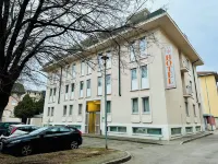 Hotel Kristall Hotel a Cesano Boscone