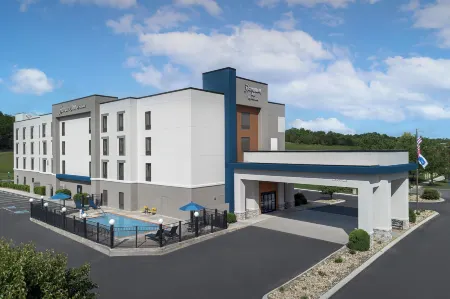 Hampton Inn Lenoir City Отели в г. Лоудон