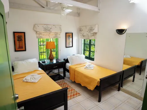 Expansive views of the south coast shopping and entertainment all within 10 min walk.