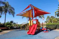 Bright 3B w Pool Close to Disney Encantada 8545