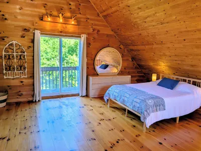 L'Auberge des Collines Full Guest Suite Отели рядом с достопримечательностью «River Walk Wakefield»