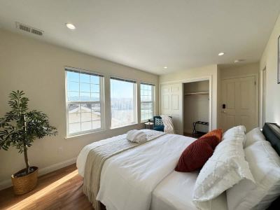 South SF Spacious Entire Unit With 3brs 3bth on 2F