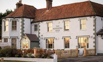 Berkshire Arms by Chef & Brewer Collection