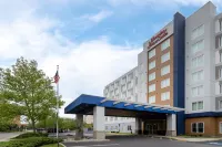 Hampton Inn & Suites by Hilton- Newark Airport Elizabeth