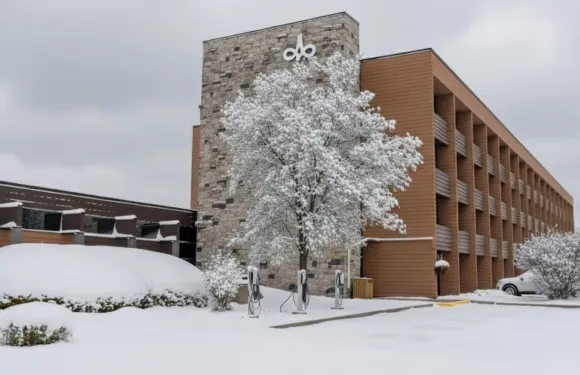 七島市總督酒店