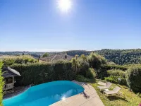 Quiet House with Pool - Pools
