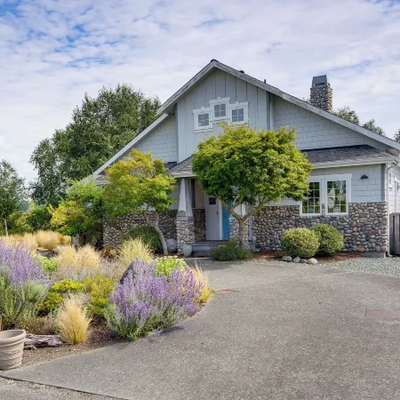 Steps to Beach: Home w/ Hot Tub in Oak Harbor!