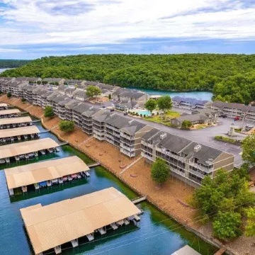 Lazydays Pet-friendly Condo w/ Pool & Slip at 3M