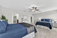 Spacious Getaway Near Apollo Beach 5 Bedroom Home - balcony