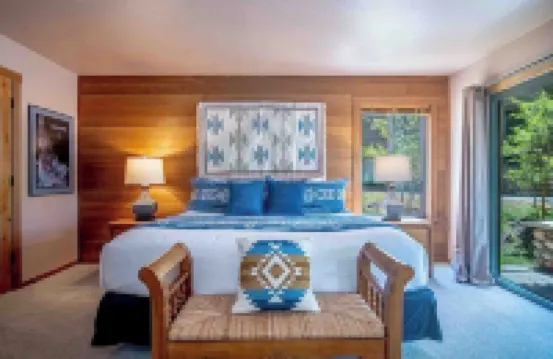 Snow Creek 1557 - Pool & Hot Tub + Ski-in/ski-out - Mountain view
