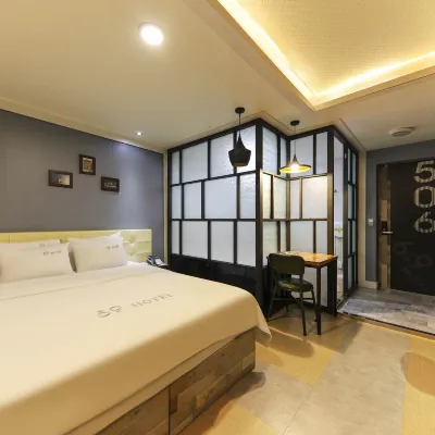 Yeosu 6&9 โรงแรมใกล้สนามบินยอซู