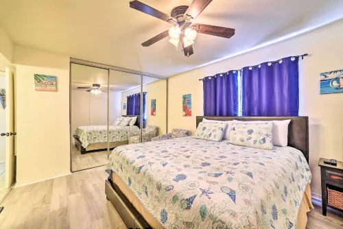 Coastal Condo w/ Dock Access, 2 Miles to Beach! - parking