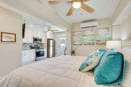 Rooftop Deck & Hot Tub: Mexico Beach Home! - ビーチサイド