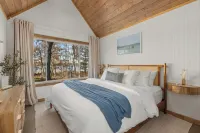Cozy Cabin w Hot Tub, Fireplace, Near Nisswa and Crosslake