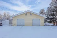 2BR Home w/ Fireplace, Streaming, Dogs Allowed - 3-Star