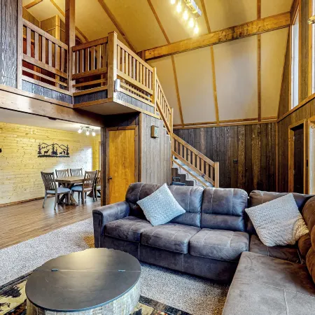 Hot Tub & Fire Pit: Wooded Indiana Escape