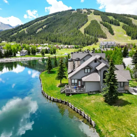 Private Mountain Town Home Pet Friendly with Great Views - WD12 by Redawning