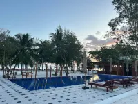Royal C Beach Resort - С бассейном