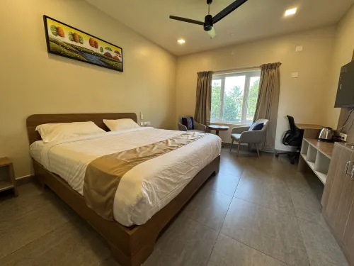 Beyond Inn Hotels & Resorts ECR - parking
