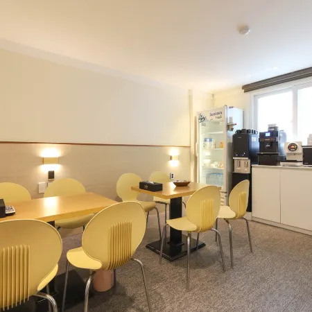 Hotel Bon, Bolli-Dong, Daegu Отели рядом с достопримечательностью «Станция метро Daegu»