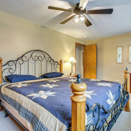 Door County Townhome Pool Access, 1 Mi to Beach!