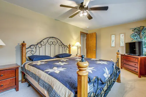 Door County Townhome Pool Access, 1 Mi to Beach! - WiFi