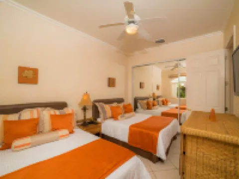 Colina 9E 2 bdr Garden View in Los Suenos エラドゥラのホテル