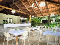 เอ็มมา โรงแรม ฮาโก