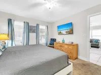 Beautiful Beach Cottage! West End!  3 Blks to Beach! Front & Back Porch! Save $$ - บูติค