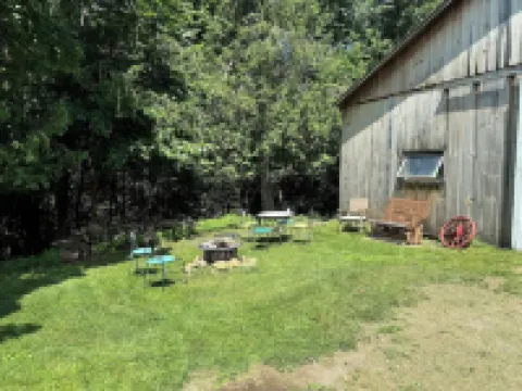 Barn stay with dairy goats! Your clean cozy spot in the barn is waiting for you 奧蘭治縣酒店