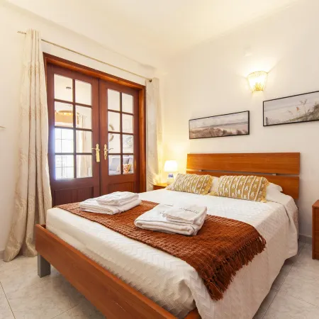 B37 - Central City Door Apartment