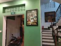 Nineties Homestay - Hostels