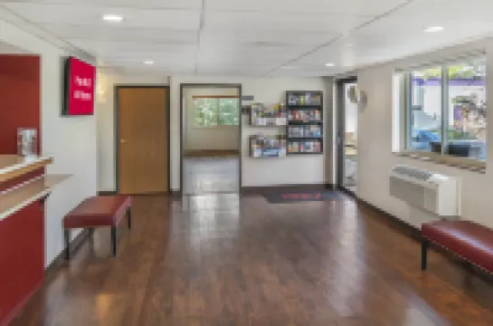 Red Roof Inn Queensbury Hotels in Queensbury