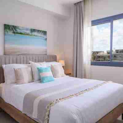 Elegant and Spacious Penthouse with Ocean View Rooms