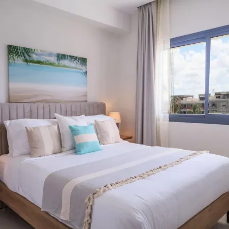 Elegant and Spacious Penthouse with Ocean View