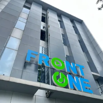 Front One Hotel Gresik