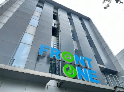 Front One Hotel Gresik