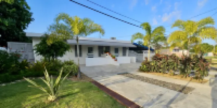 2-Units, 1 Price! Group Bundle# Luquillo Beach HouseGuest Most Loved Home!