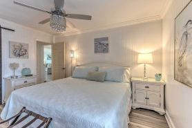 Harbor Island Beach Retreat - Steps to Ocean!