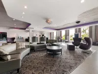 Clarion Inn & Suites Across from Universal Orlando Resort Hotels in Orlando